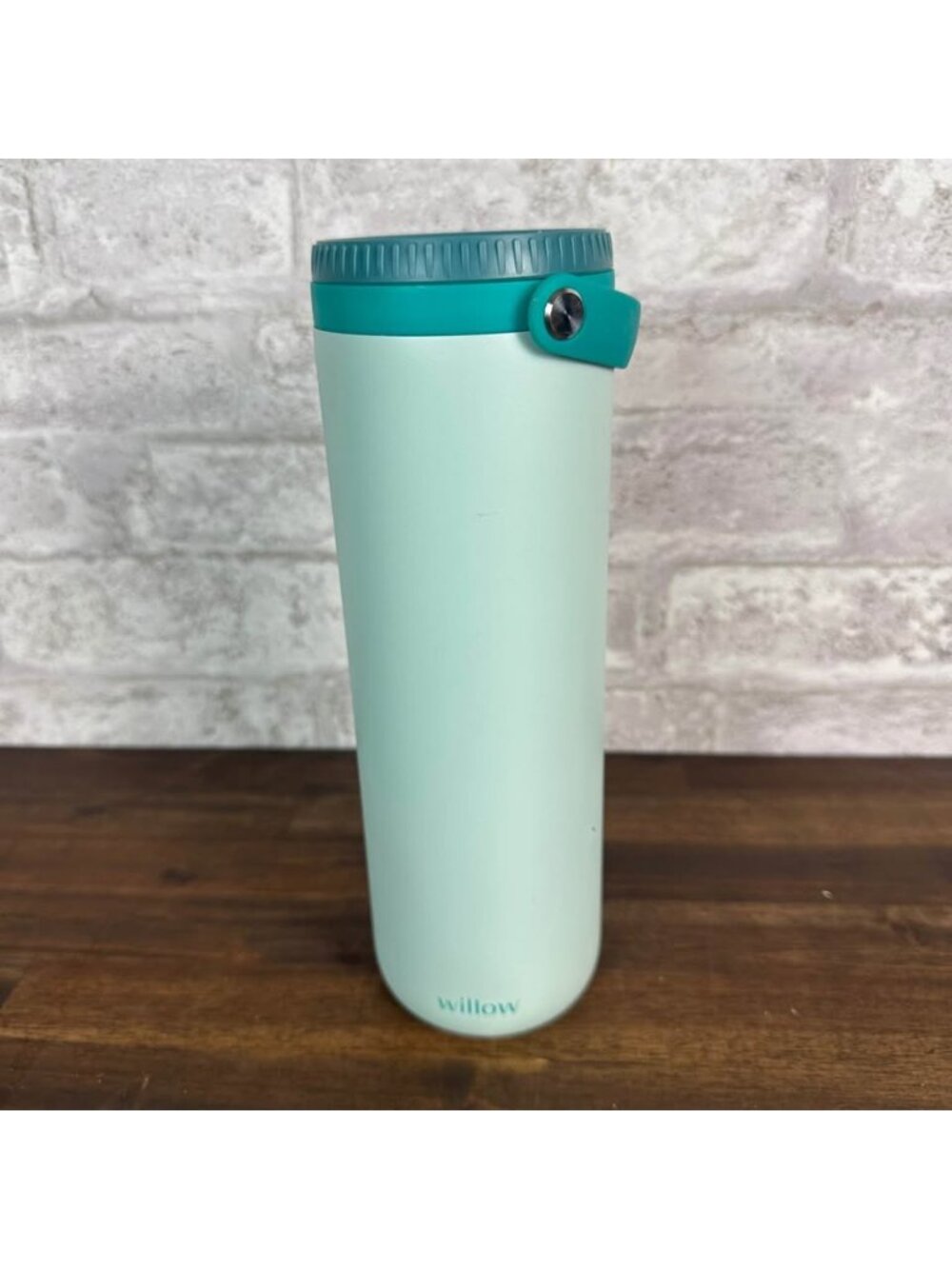 Willow Portable Breast Milk Cooler cools 16 oz